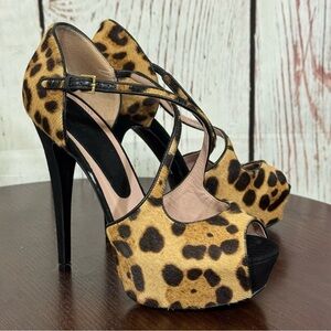 GUCCI Pony Hair Suede Leopard Print Crisscross  Peep Toe platform Heels 36.5 EUC